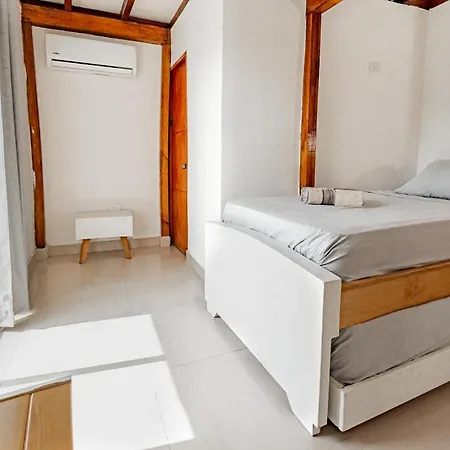Сasa de vacaciones Adela House