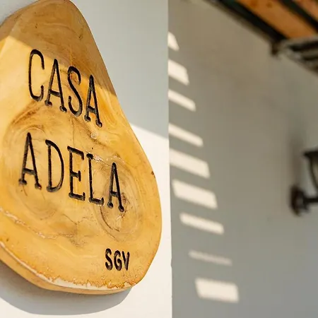 Сasa de vacaciones Adela House